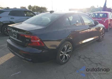 2024 Volvo S60 B5 Core Dark Theme из США, поврежденный, VIN 7JRL12FK5RG326686